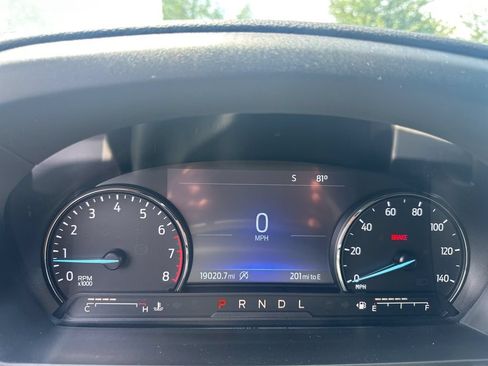 Used 2024 Ford Explorer XLT AWD/4WD image 8