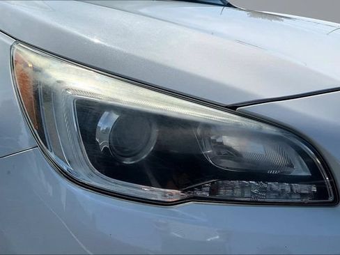 Used 2017 Subaru Outback 2.5i Premium AWD/4WD image 29