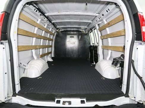 Used 2024 Chevrolet Express 2500 image 10