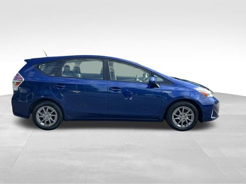 Used 2017 Toyota Prius V Three FWD image 6