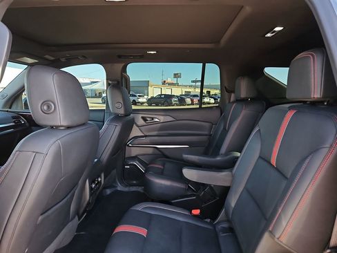 Used 2024 Chevrolet Traverse RS FWD image 19