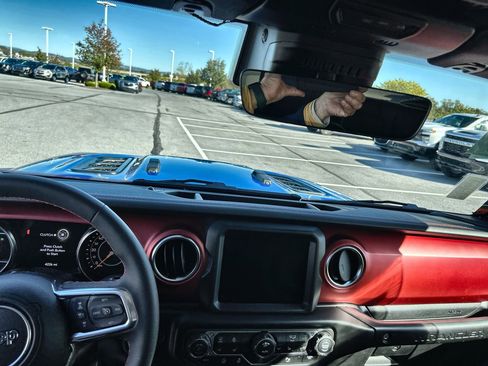 Used 2023 Jeep Wrangler Rubicon w/ Steel Bumper Group image 20