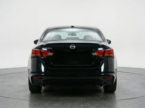 Used 2025 Nissan Altima 2.5 SV image 7