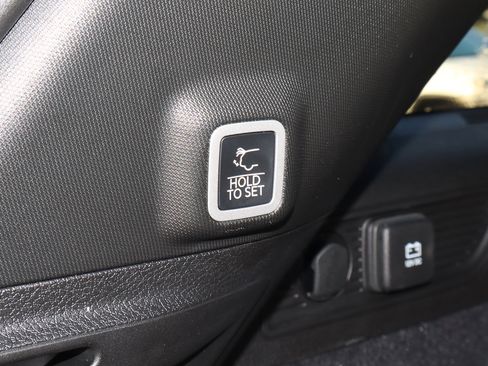 New 2025 Jeep Grand Cherokee Overland w/ Luxury Tech Group IV image 17