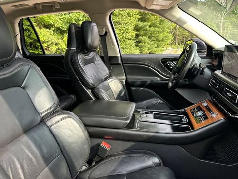 Used 2020 Lincoln Aviator Reserve w/ Equipment Group 202A AWD/4WD image 17