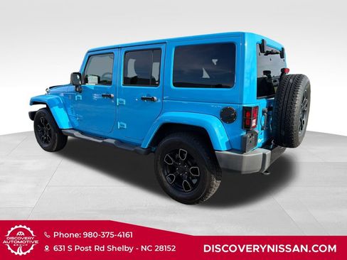 Used 2018 Jeep Wrangler Unlimited Sahara AWD/4WD image 8