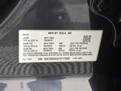 Used 2026 Tesla Model Y 2WD image 34