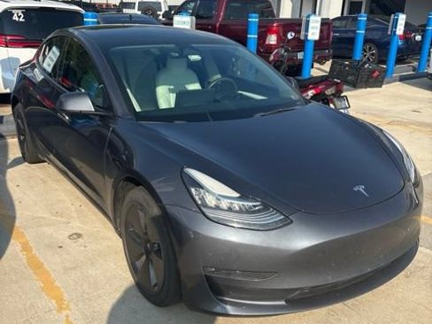 Used 2022 Tesla Model 3 Long Range AWD/4WD image 3
