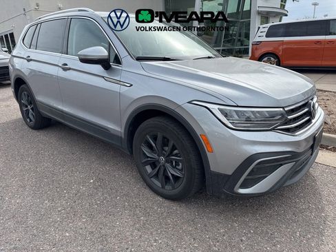 Used 2024 Volkswagen Tiguan SE w/ Panoramic Sunroof Package AWD/4WD image 3