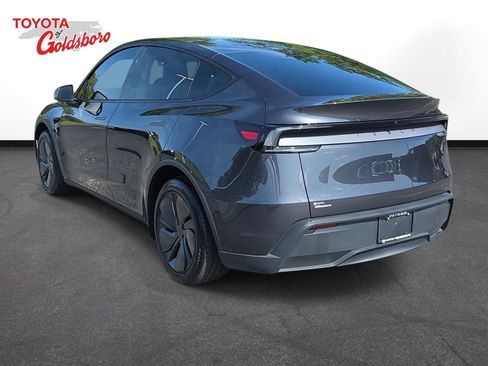 Used 2026 Tesla Model Y 2WD image 7