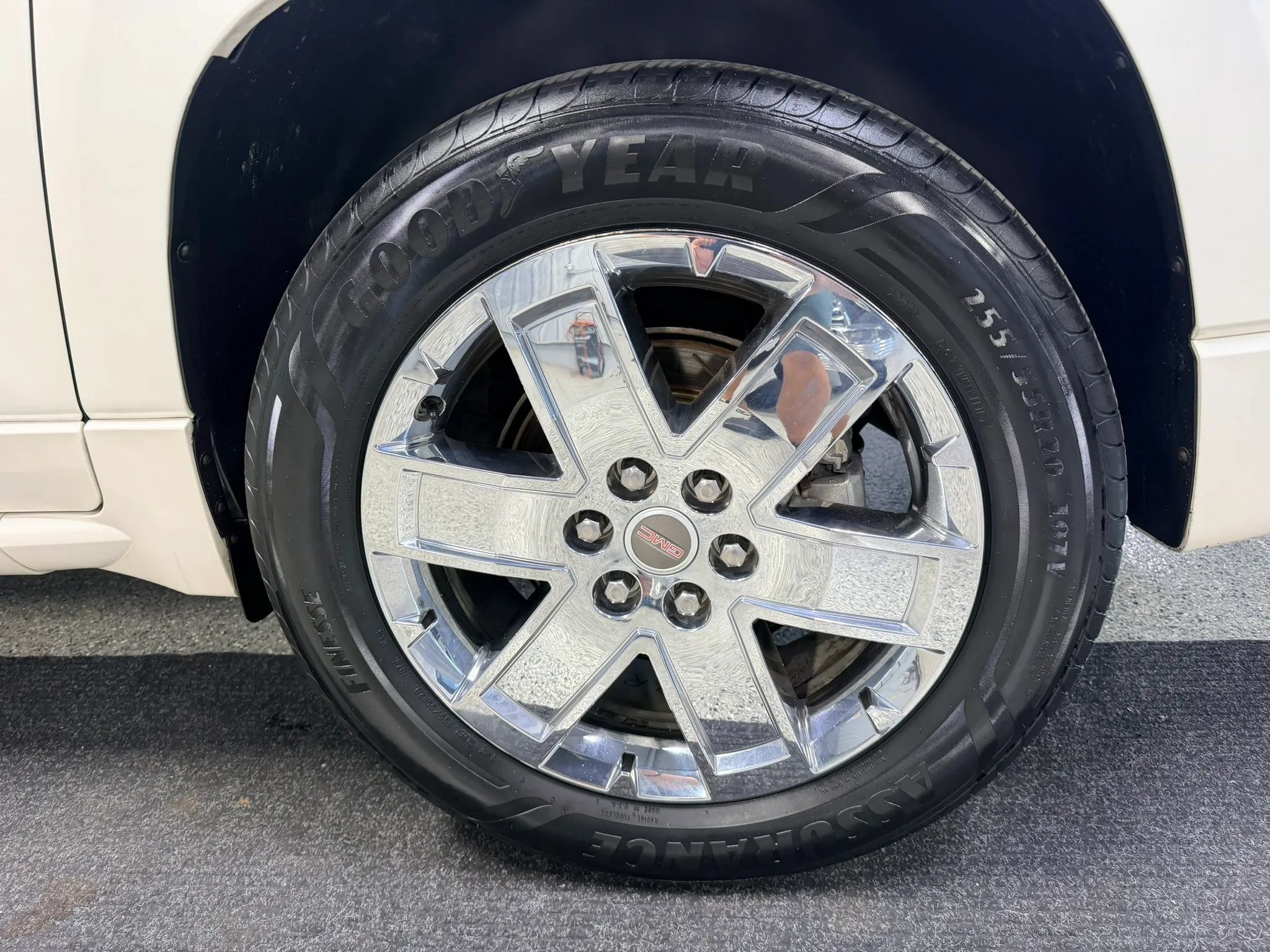 Used 2013 GMC Acadia Denali FWD image 16