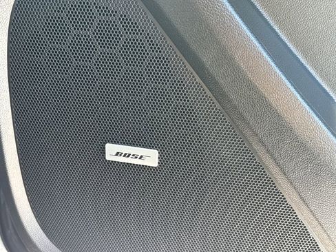 Used 2021 Chevrolet Traverse LT w/ LT Premium Package image 39