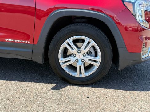 Used 2022 GMC Terrain SLE w/ Driver Convenience Package AWD/4WD image 7