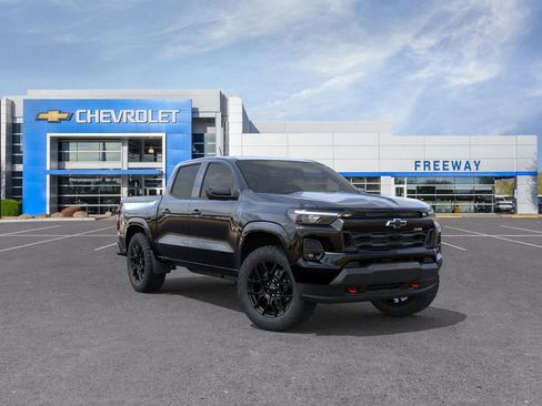 New 2025 Chevrolet Colorado Z71 w/ Technology Package AWD/4WD image 1