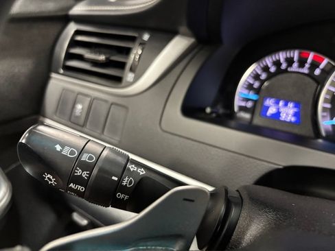 Used 2014 Toyota Camry SE FWD image 21