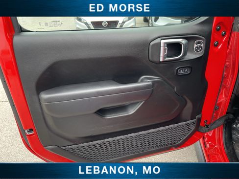 Used 2025 Jeep Wrangler Unlimited Rubicon AWD/4WD image 21