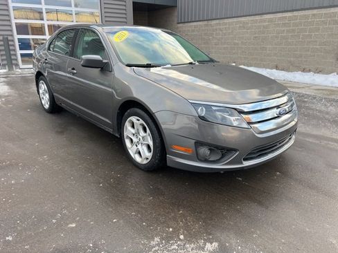 Used 2011 Ford Fusion SE image 3