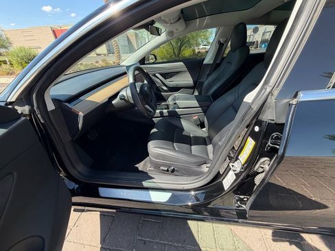 Used 2018 Tesla Model 3 Long Range RWD image 9