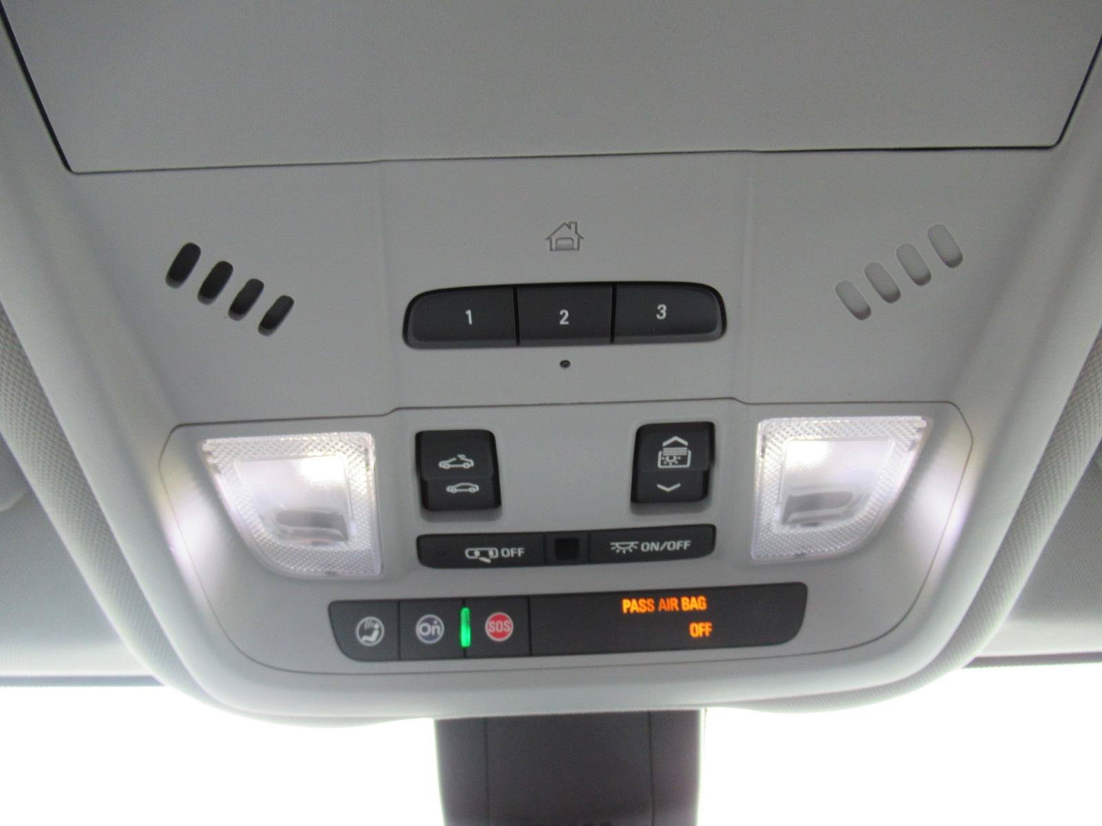 Used 2018 Chevrolet Equinox Premier FWD image 29