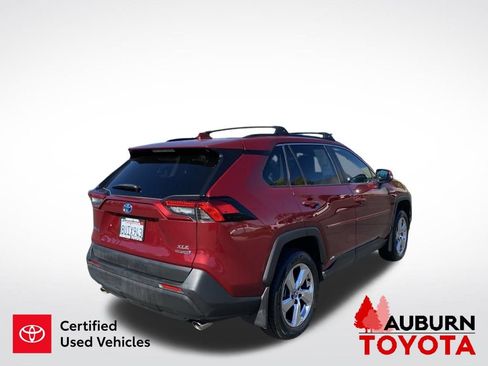 Certified 2021 Toyota RAV4 XLE Premium AWD/4WD image 8