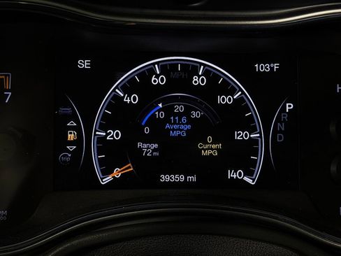 Used 2022 Jeep Grand Cherokee Limited w/ Tech Group AWD/4WD image 17