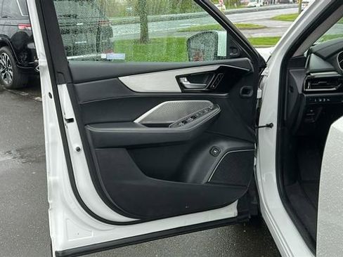 Certified 2023 Acura MDX SH-AWD w/ Technology Package image 8