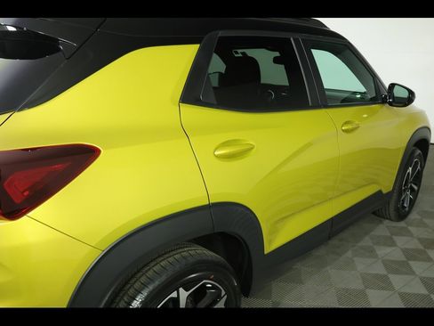 Used 2023 Chevrolet TrailBlazer RS w/ Sun and Liftgate Package image 16