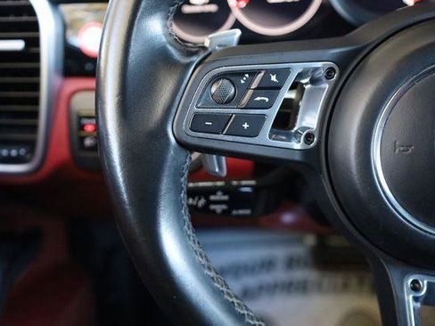 Used 2021 Porsche Cayenne Turbo w/ Premium Package Plus AWD/4WD image 31