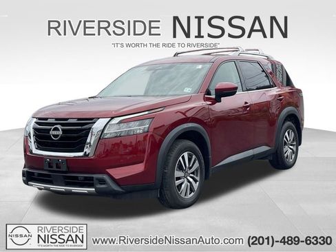 Certified 2023 Nissan Pathfinder SL AWD/4WD image 1