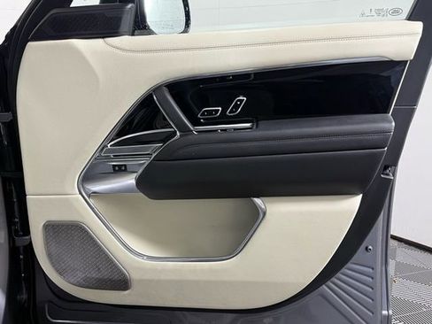 Used 2024 Land Rover Range Rover Autobiography image 20
