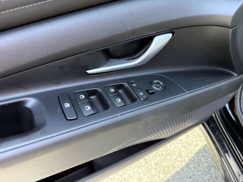 Used 2023 Hyundai Elantra Limited w/ Cargo Package FWD image 17