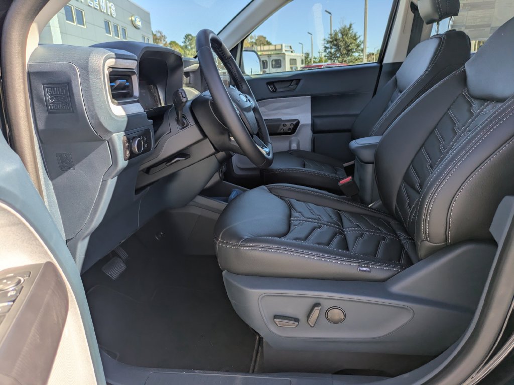 New 2026 Ford Maverick XLT w/ XLT Luxury Package FWD image 19