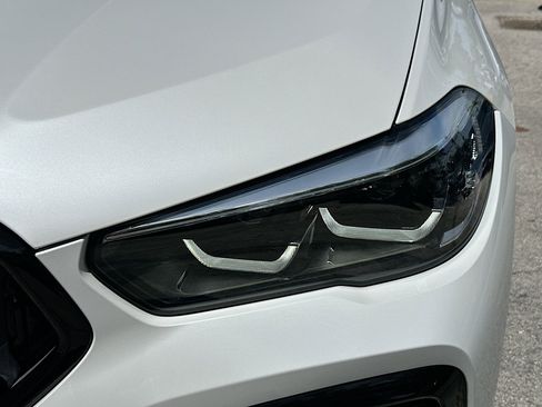 Used 2022 BMW X6 xDrive40i w/ M Sport Package AWD/4WD image 31