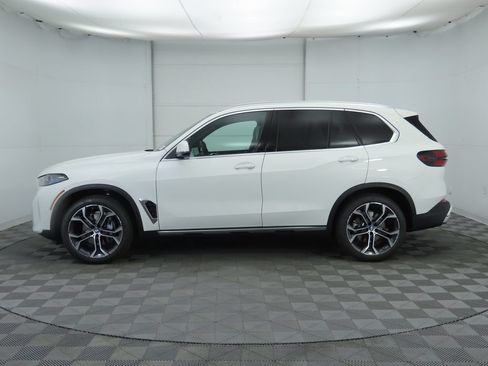 Used 2026 BMW X5 sDrive40i RWD image 9