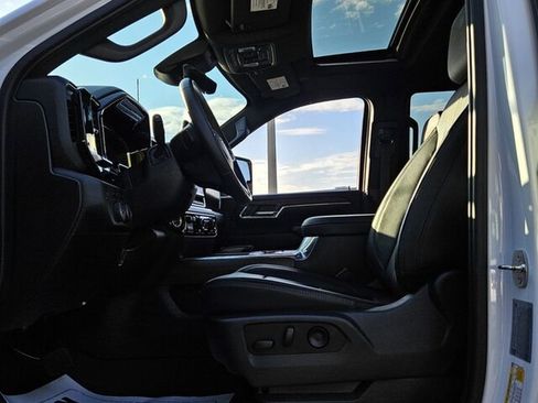 Used 2024 Chevrolet Silverado 2500 High Country w/ High Country Premium Package image 6