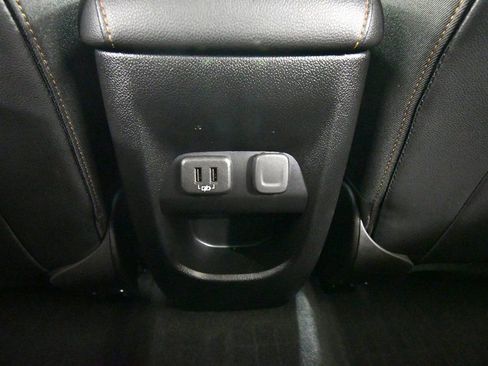 Used 2022 GMC Canyon AT4 image 16