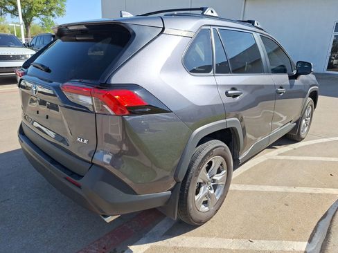 Used 2024 Toyota RAV4 XLE w/ Convenience Package image 6