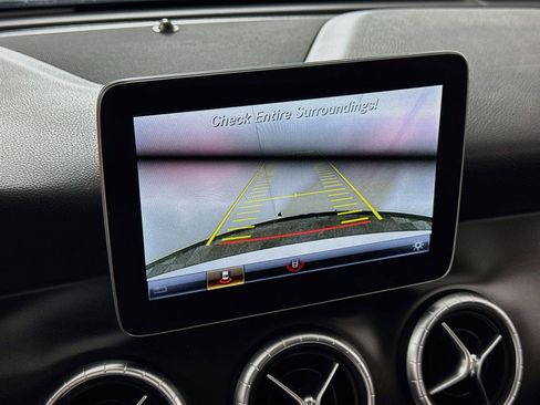 Used 2018 Mercedes-Benz CLA 250 4MATIC image 2