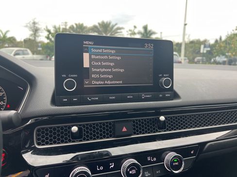 Used 2024 Honda Civic EX-L image 29