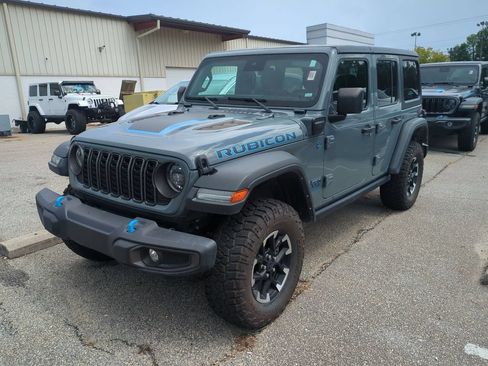 Used 2024 Jeep Wrangler Unlimited Rubicon 4xe AWD/4WD image 3
