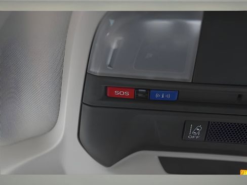 Used 2023 Subaru Crosstrek 2.0i Premium image 32