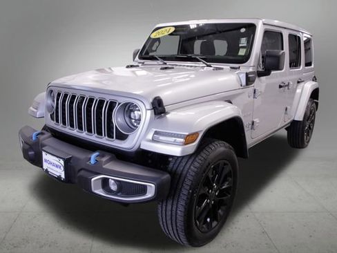 Used 2024 Jeep Wrangler Unlimited Sahara w/ Technology Group AWD/4WD image 1