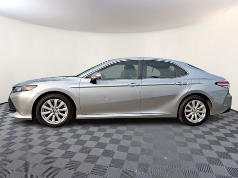 Certified 2018 Toyota Camry LE FWD image 9