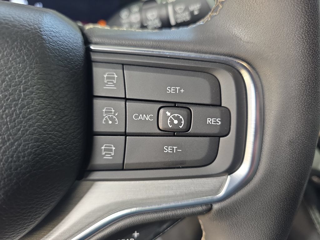 Used 2024 Jeep Wagoneer Series II AWD/4WD image 20