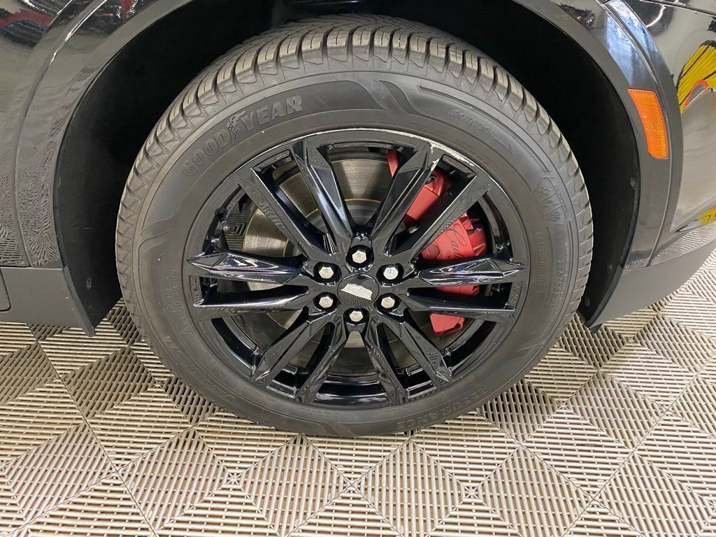 Used 2023 Cadillac XT5 Sportv AWD/4WD image 2
