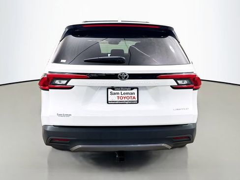 Used 2024 Toyota Grand Highlander FWD image 6
