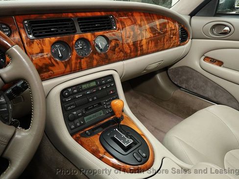 Used 1998 Jaguar XK8 Convertible image 33