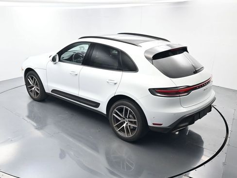 Certified 2023 Porsche Macan AWD/4WD image 31