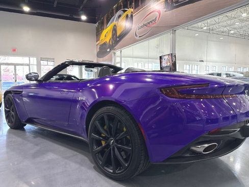 Used 2019 Aston Martin DB11 Volante image 35