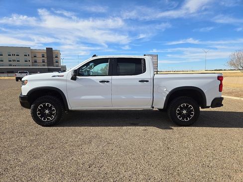 Used 2025 Chevrolet Silverado 1500 ZR2 w/ Technology Package image 2